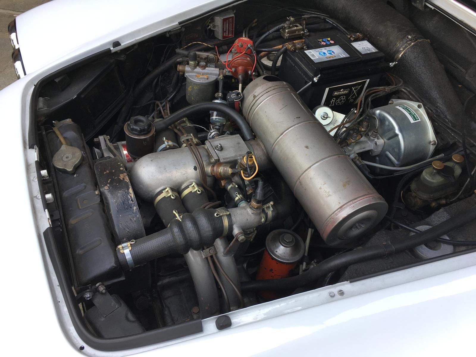 Engine bay of the 1966 Lancia Flavia Vignale – 1.8L Boxer-four engine, meticulously maintained.