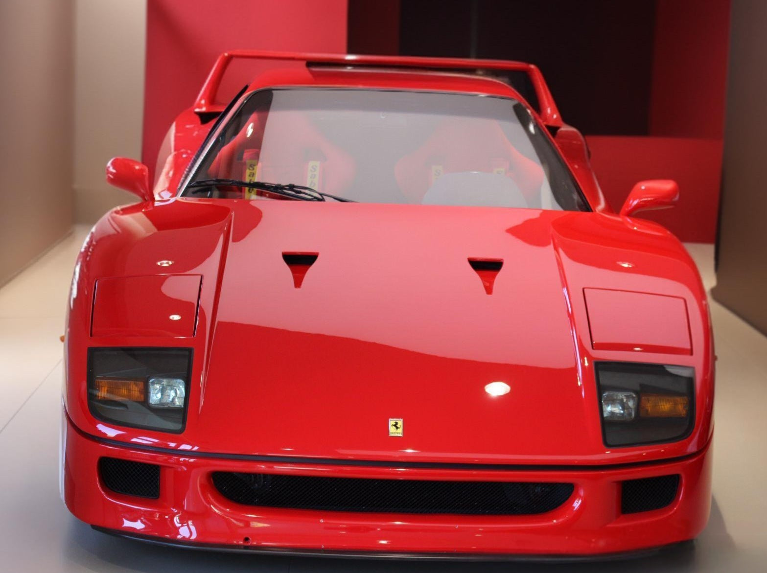 1990 Ferrari F40 – Front view showcasing the iconic aerodynamic supercar design.