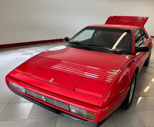 1989 Ferrari Mondial 3.2 – Front view showcasing the classic Ferrari grand tourer design.